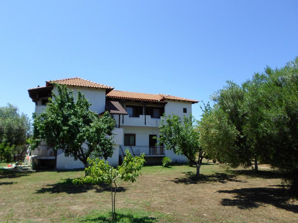 Bozelia Apartments Toroni Exterior photo